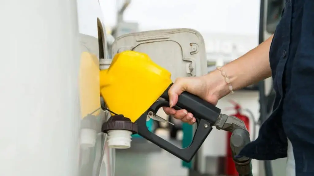 What Are The Benefits Of Tipping Gas Station Attendants