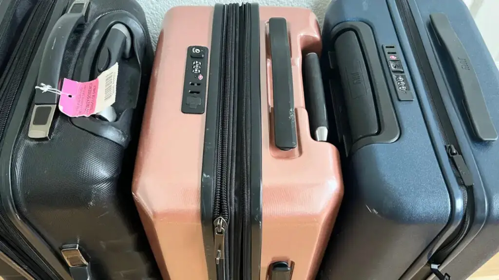 Things To Avoid While Travelling With Three Rolling Suitcases