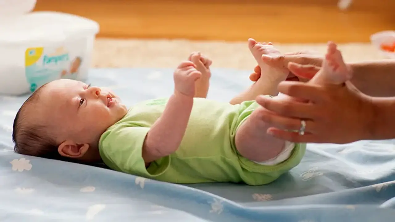 How To Determine The Right Diaper Size For Your Newborn