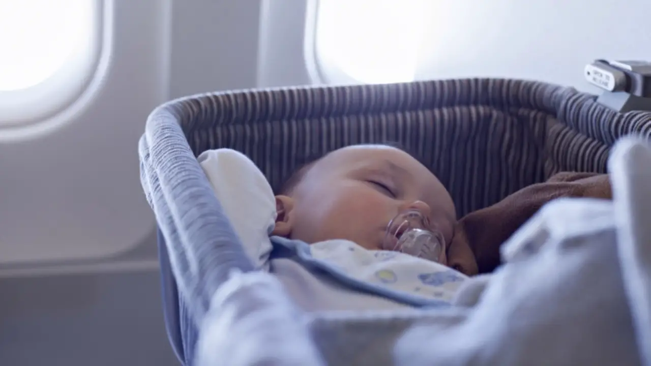 How To Handle Poop With Cloth Diapers On Flights In 5 Easy Ways