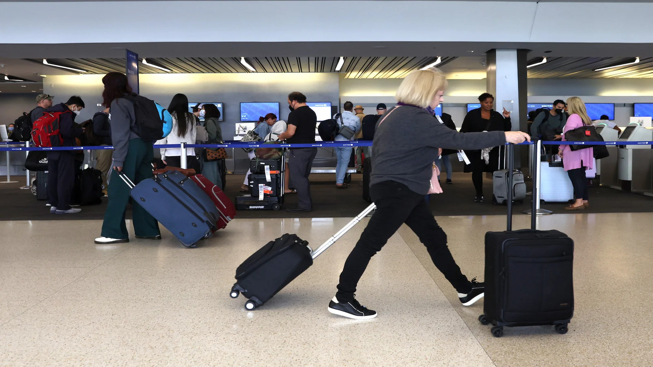 How Early Can You Check Luggage Before Departure At Airport