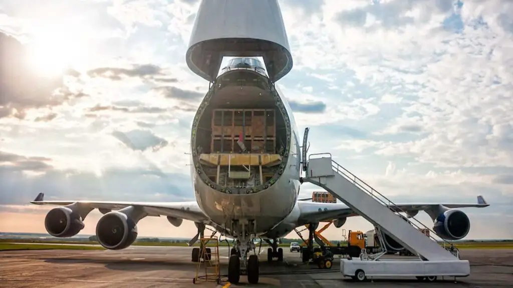 Understanding The Airplane Cargo Hold