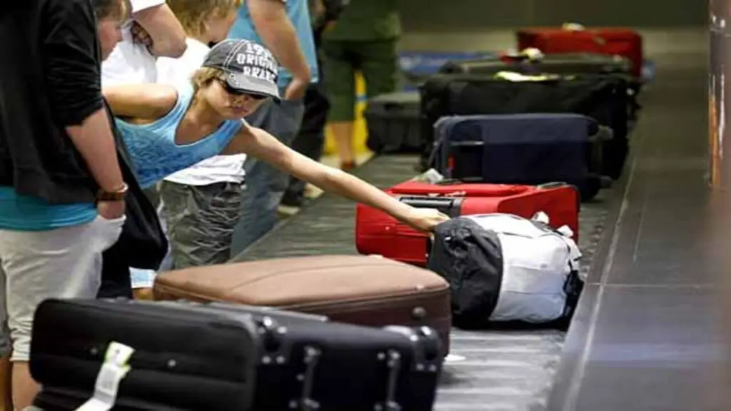 When Does The Luggage Get Auctioned Or Discarded
