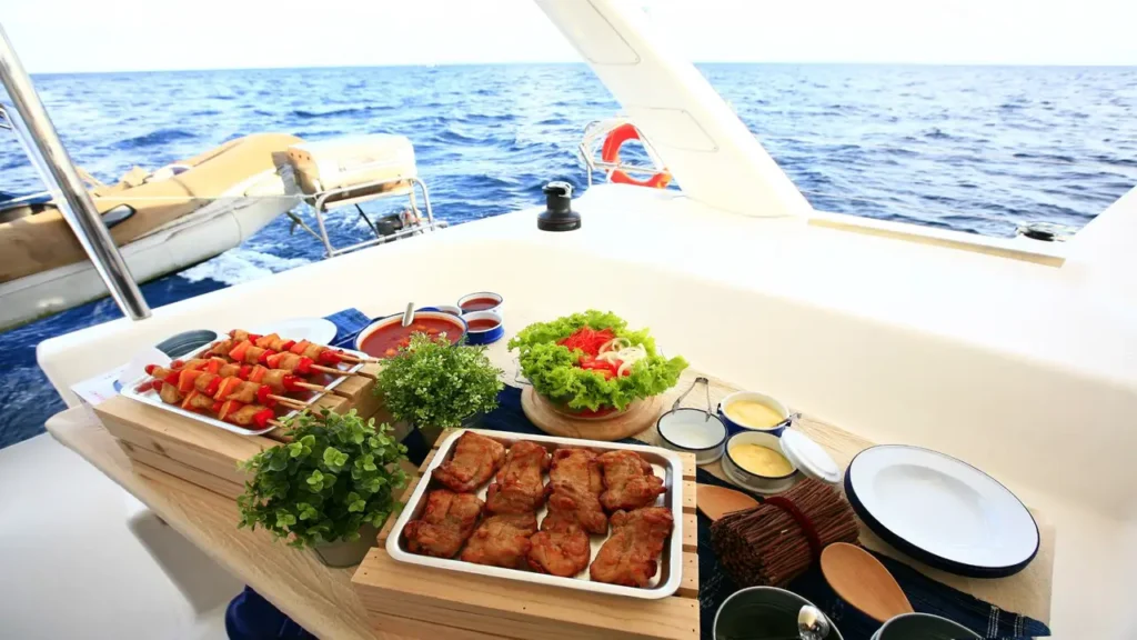 Best Foods For Traveling By Boat