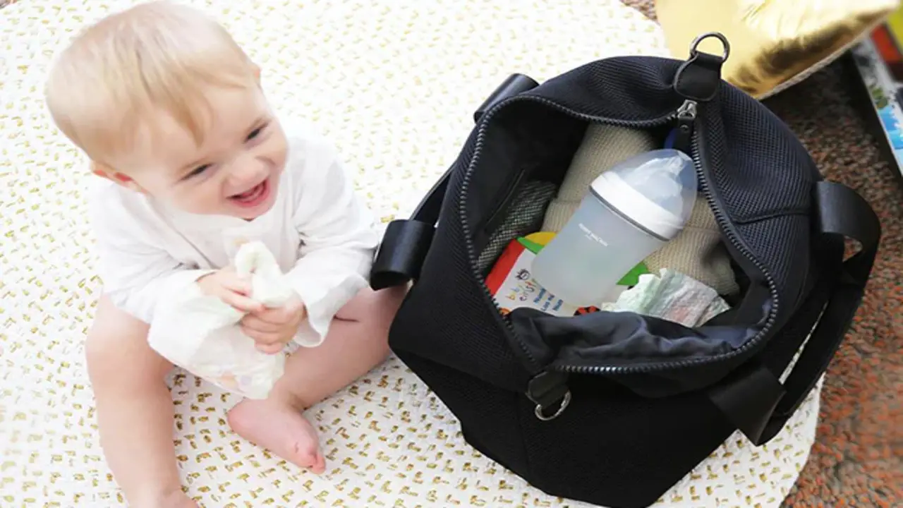Choosing THE Right Diaper Bag AND Packing Tips