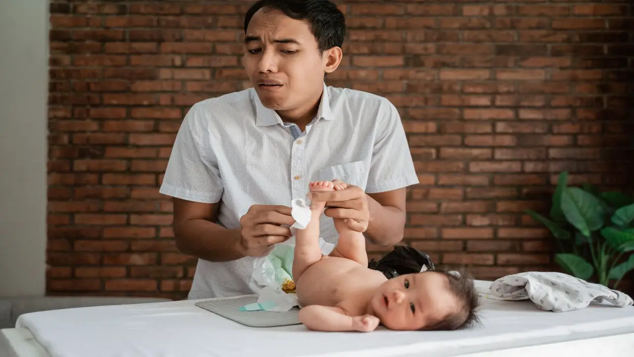 Parenting Tips: How To Handle Diaper-Changing Challenges