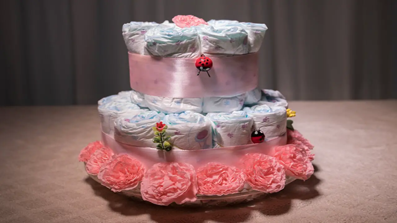How To Make The Perfect Diaper Cake - 6 Quick Tips