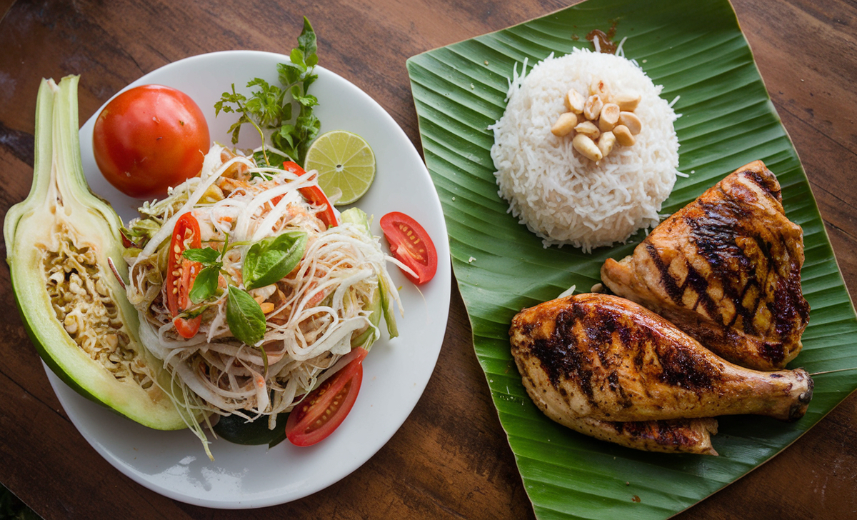 Som Tum (Green Papaya Salad)